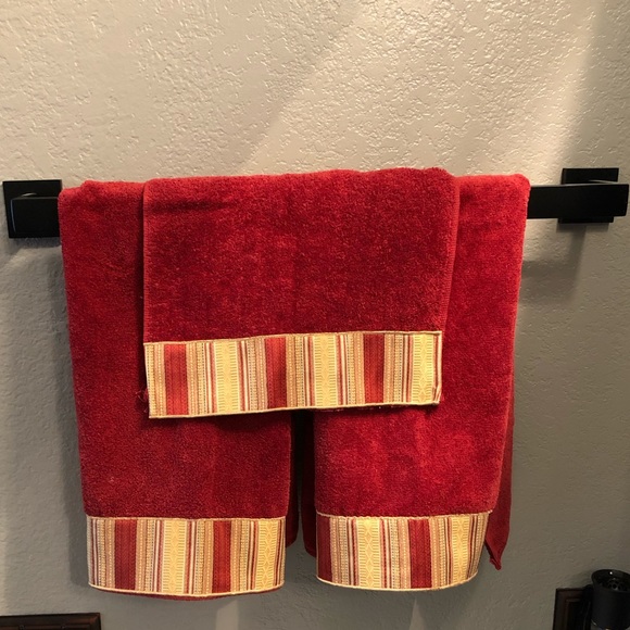 Avanti Bath 4 Piece Decorative Towel Set Poshmark